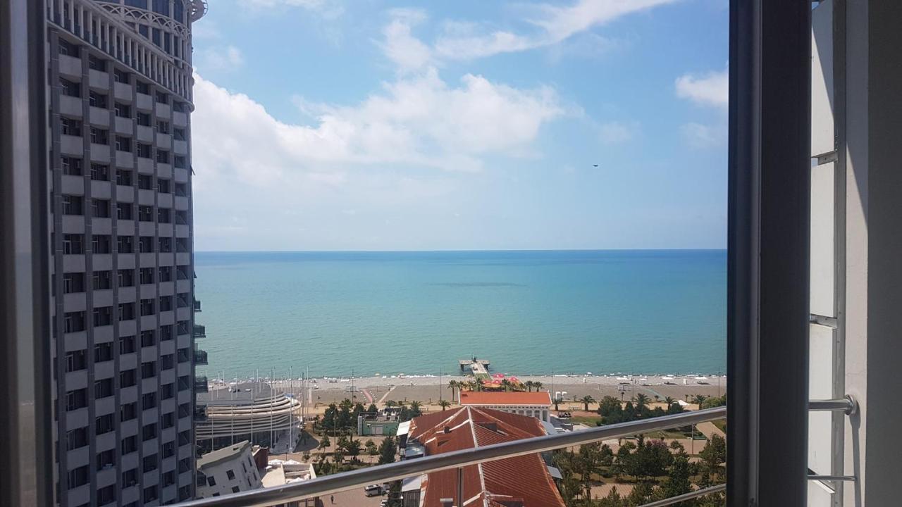 West Apartments Батуми Екстериор снимка