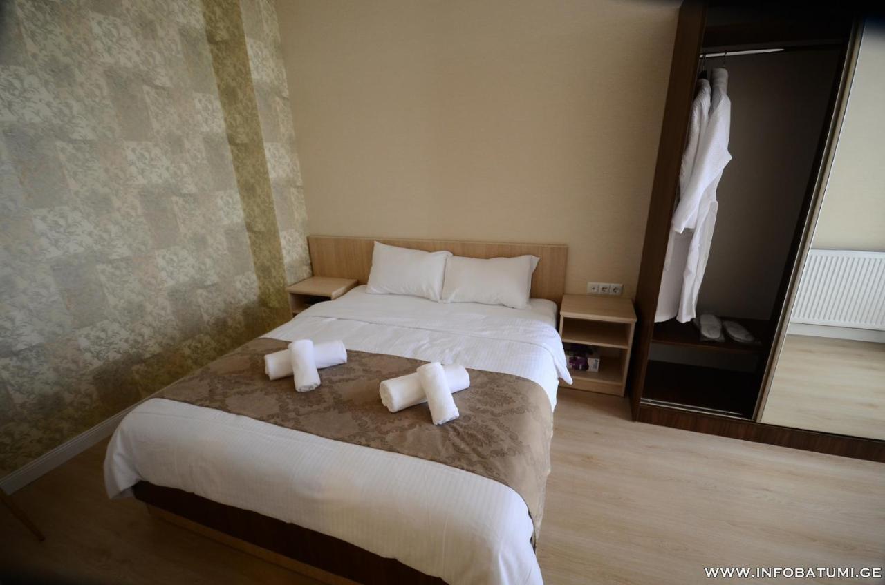 West Apartments Батуми Екстериор снимка