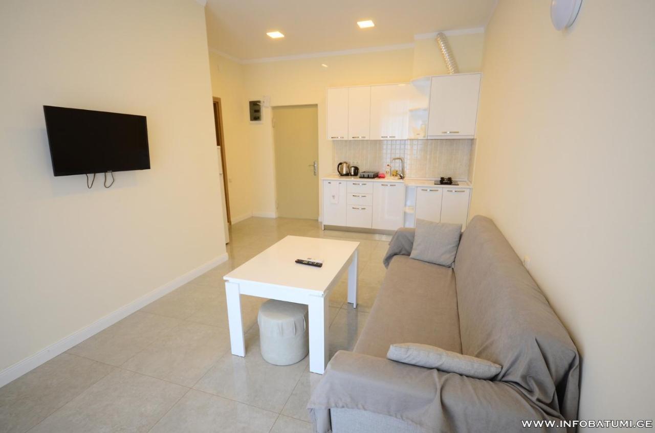 West Apartments Батуми Екстериор снимка