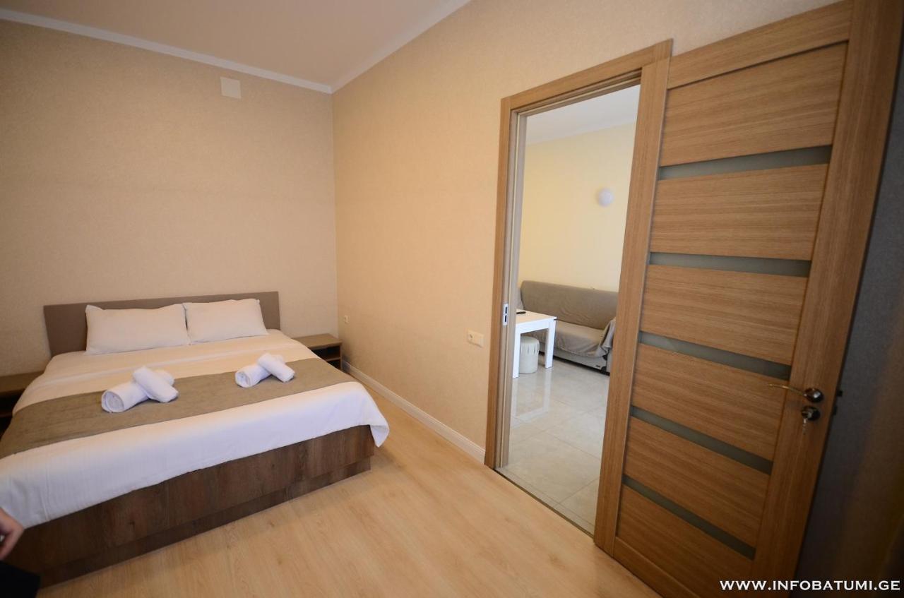 West Apartments Батуми Екстериор снимка