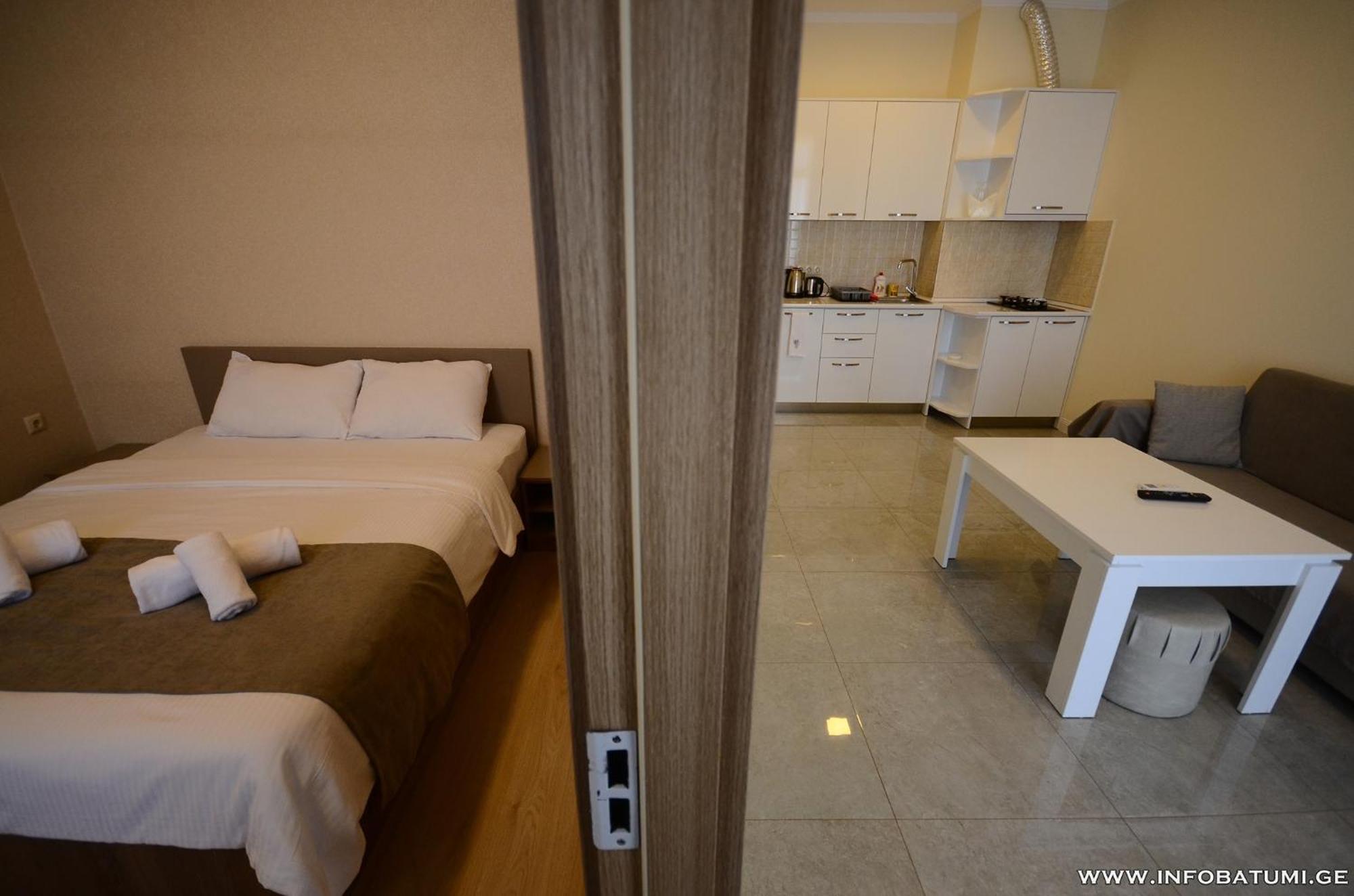 West Apartments Батуми Екстериор снимка