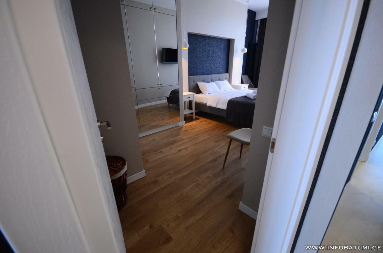 West Apartments Батуми Екстериор снимка
