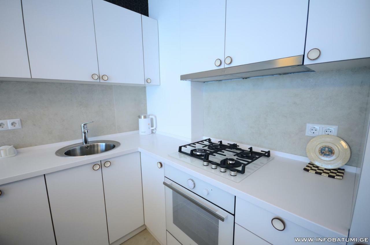 West Apartments Батуми Екстериор снимка